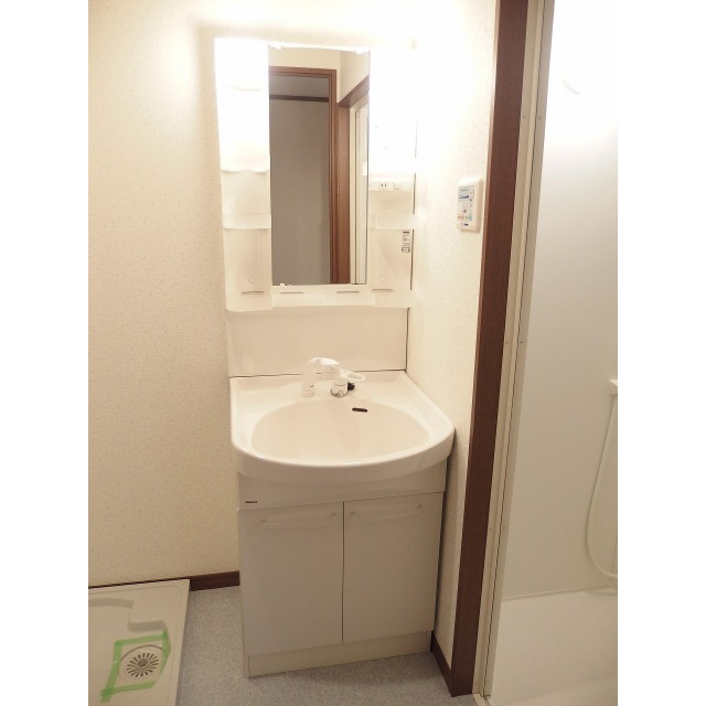 アンプルール PalaceA201号室 内観