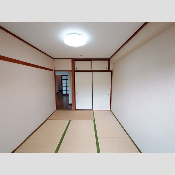 小峯ビル201号室 和室6帖(別角度)