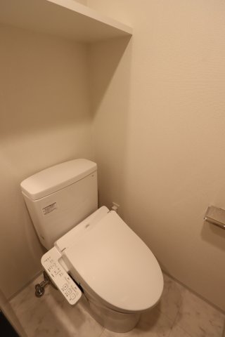 GENOVIA横浜石川町1106号室 トイレ