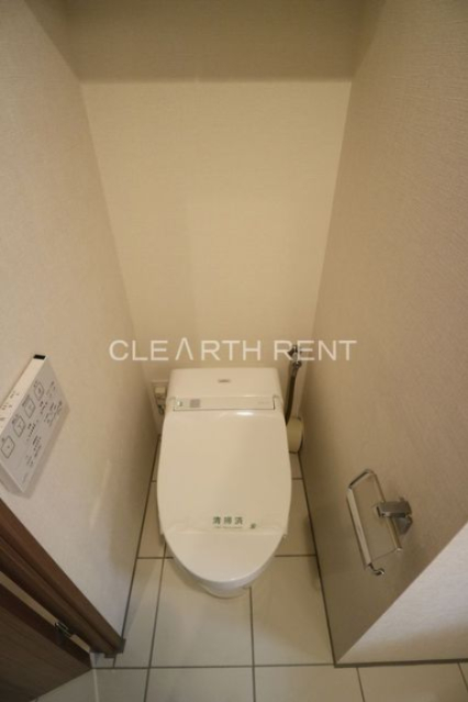 ＥＸＡＭ南麻布 お手入れ簡単/清潔感あるタンクレスシャワー付きトイレ