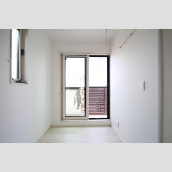 ノーバヤ　カナヤ101号室 同建物別部屋の参考画像