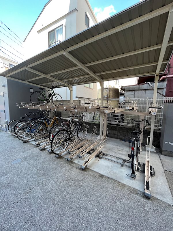 レジディア幡ヶ谷7階 駐輪場