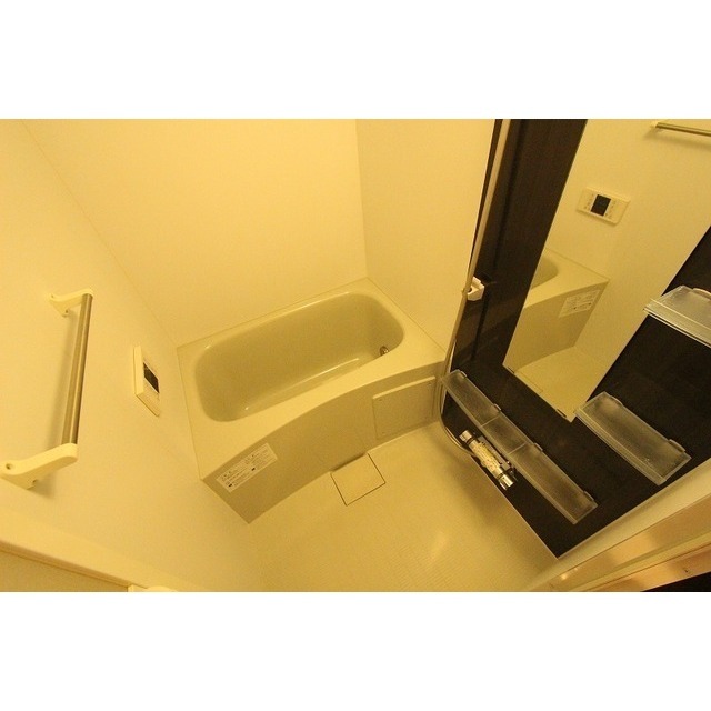 ラヴィータ湘南102号室 お風呂