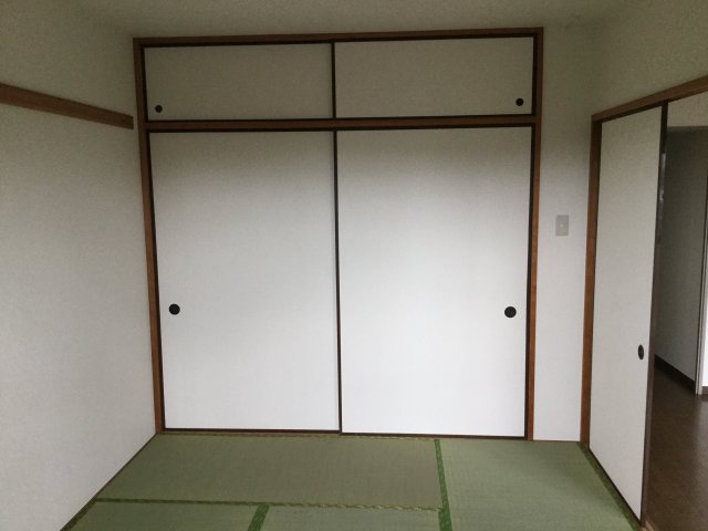ヴェルジュ三家向0406号室 収納