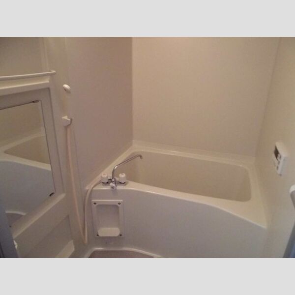 ウィスタリア601号室 浴室