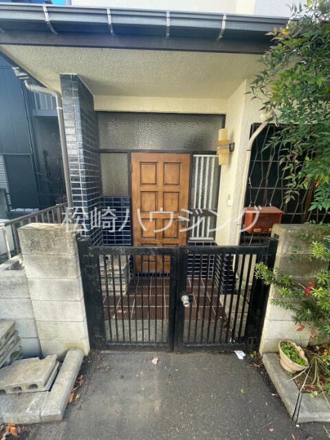 関田戸建てⅡ エントランス