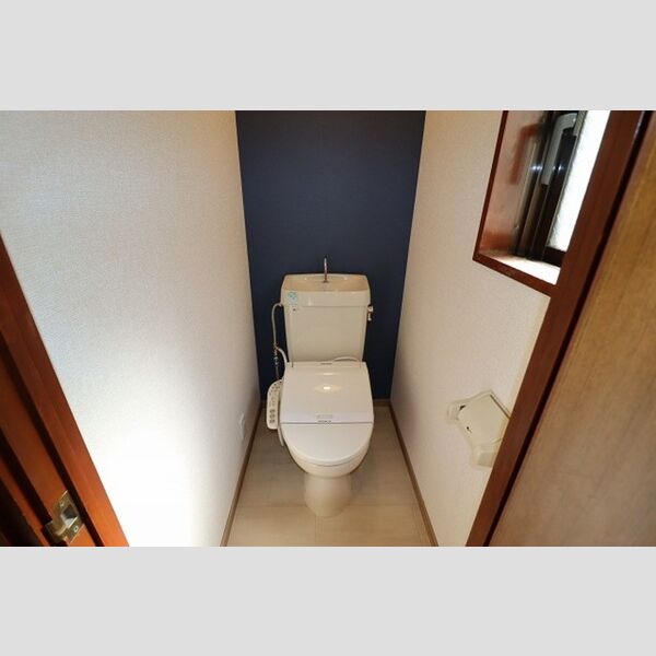 ルイメゾン2 トイレ　温水洗浄暖房便座