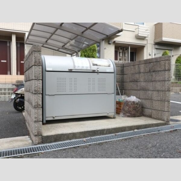 リアーレ 敷地内ゴミ置場