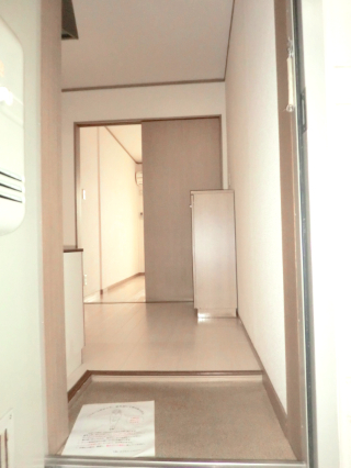 シャーロックホームズ横浜0103号室 玄関