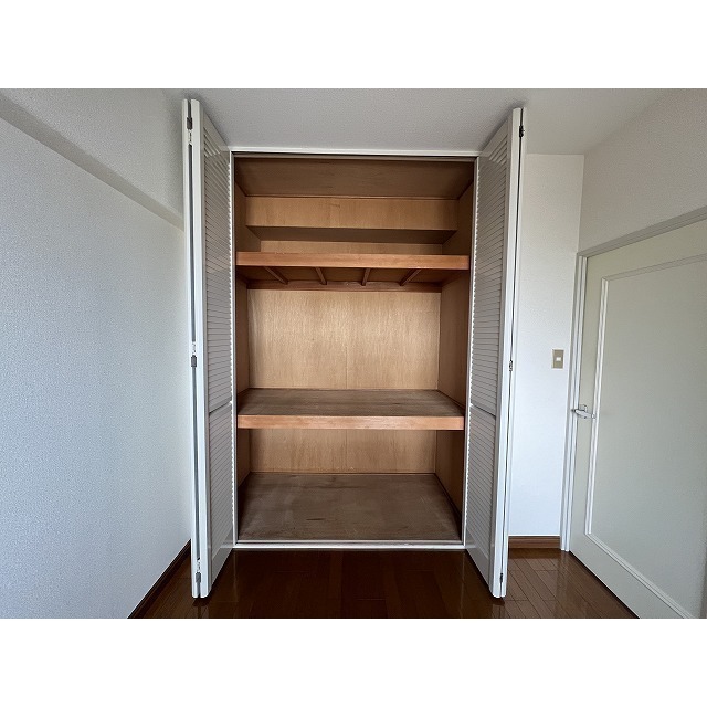 成増ローヤルコーポ902号室 内観