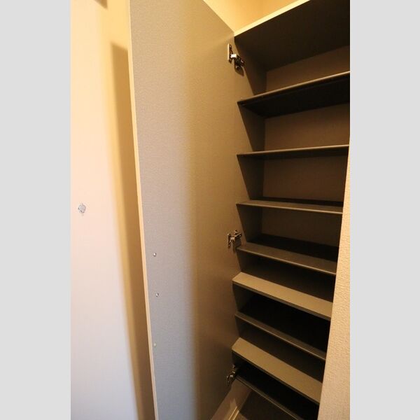 マーリエ調布301号室 玄関