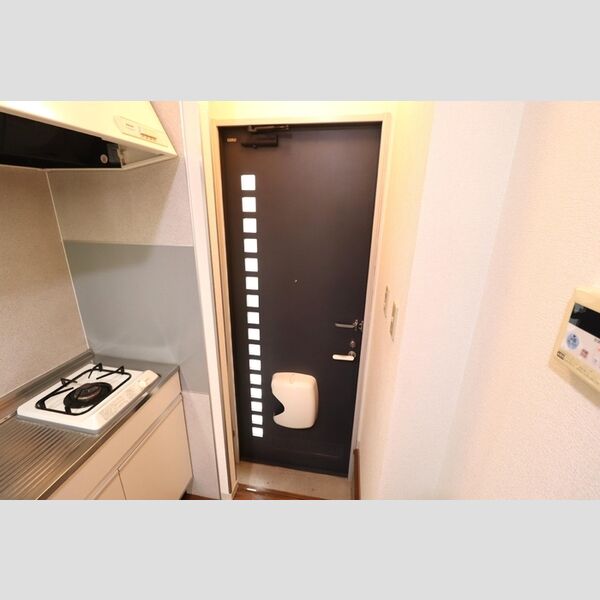 ハイツ定栄　E 玄関