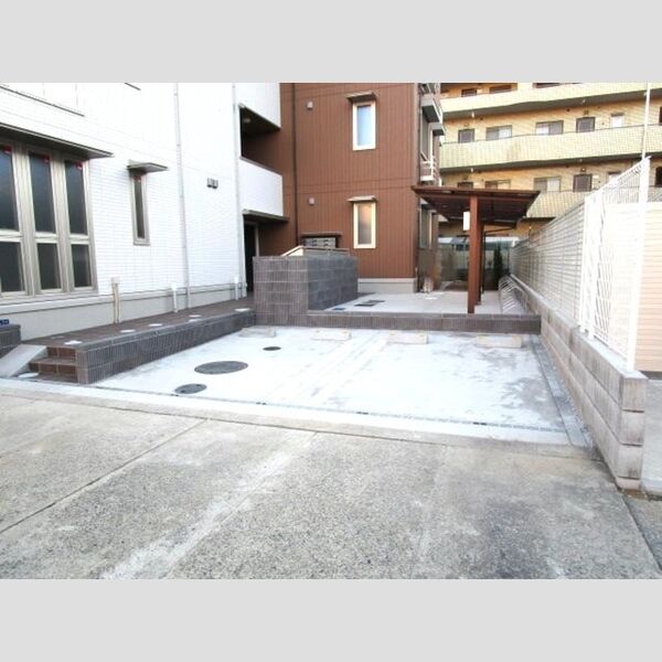 ソラーレ 駐車場(要空き確認)