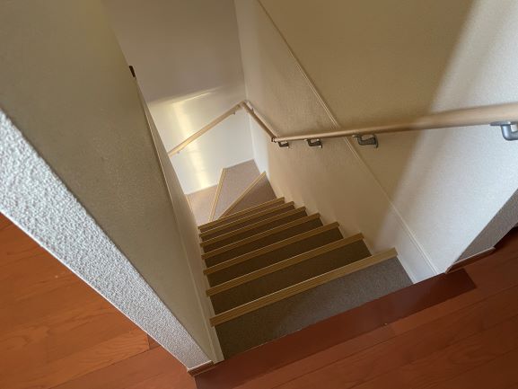 レオパレスディアコート 玄関