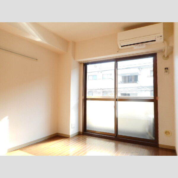 ファミール行徳207号室 洋室