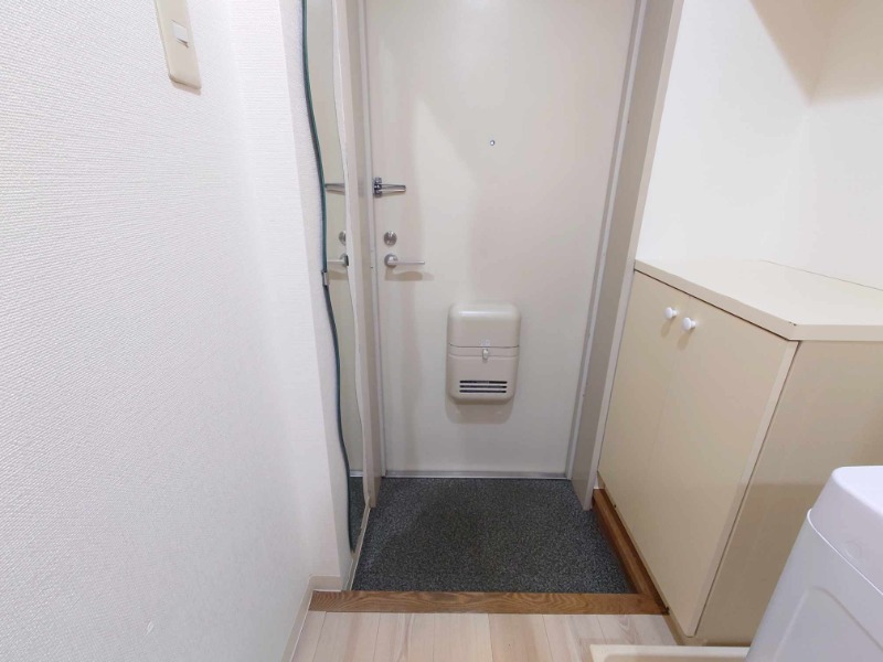 ドゥエル　イースト3階 玄関