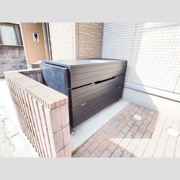 ワイズヴィラ上大岡 敷地内ゴミ置き場