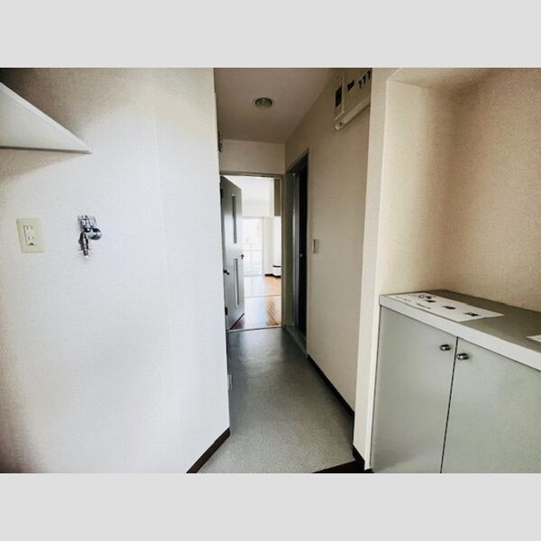 ハイムカメリア111号室 玄関