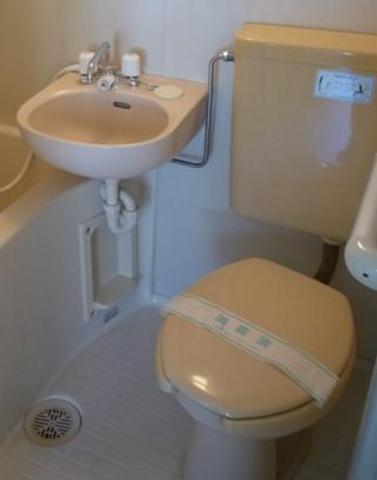 パインコート0302号室 トイレ