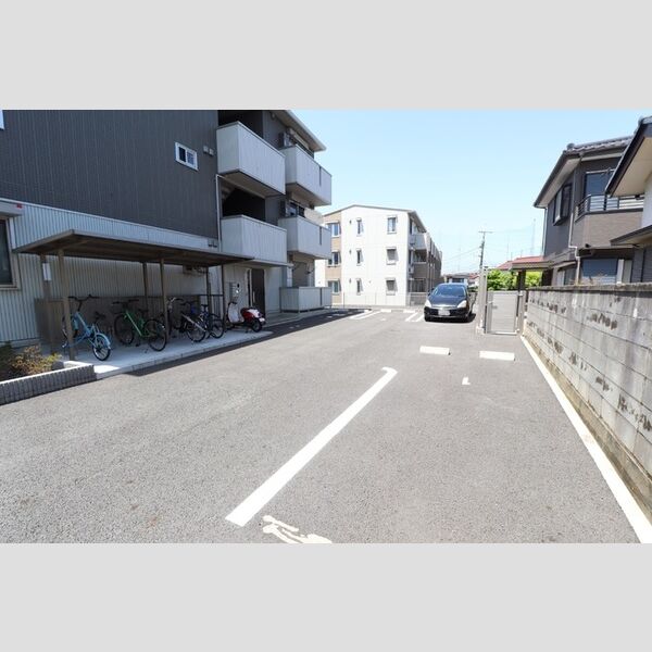 ソラーレ　弐番館 駐車場