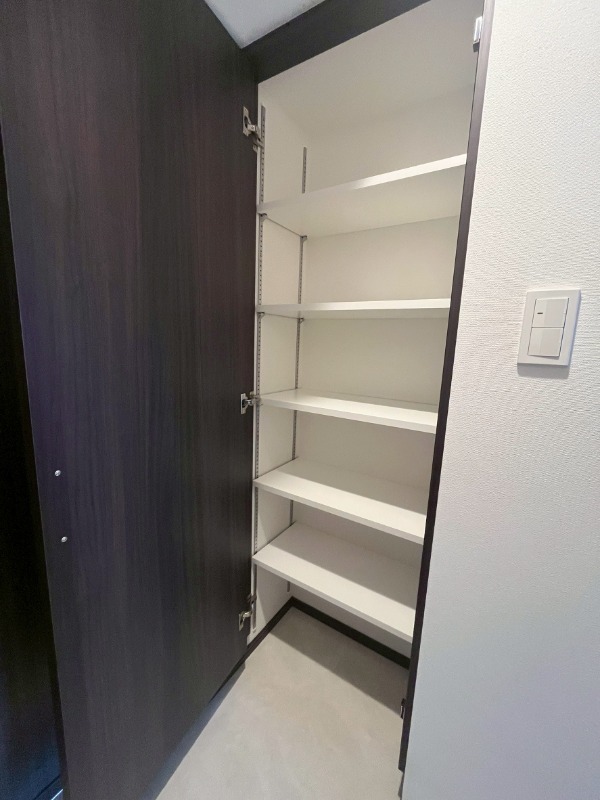 ジェノヴィア西川口Ⅲ4階 収納