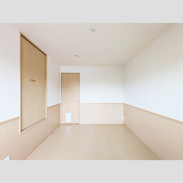 リアン 洋室6.0帖(東側)