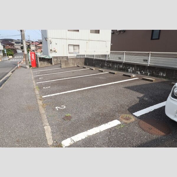 サンハイツ 駐車場