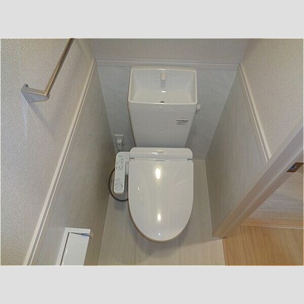 エストレーラ金田西 温水洗浄暖房便座