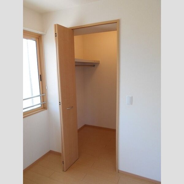 フォンティーヌ　　S203号室 収納