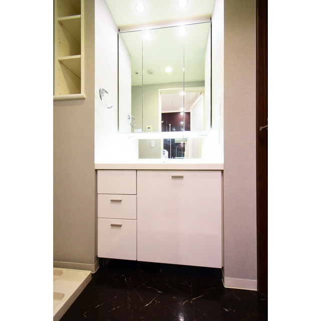 レキシントンスクエア白金高輪2002号室 内観