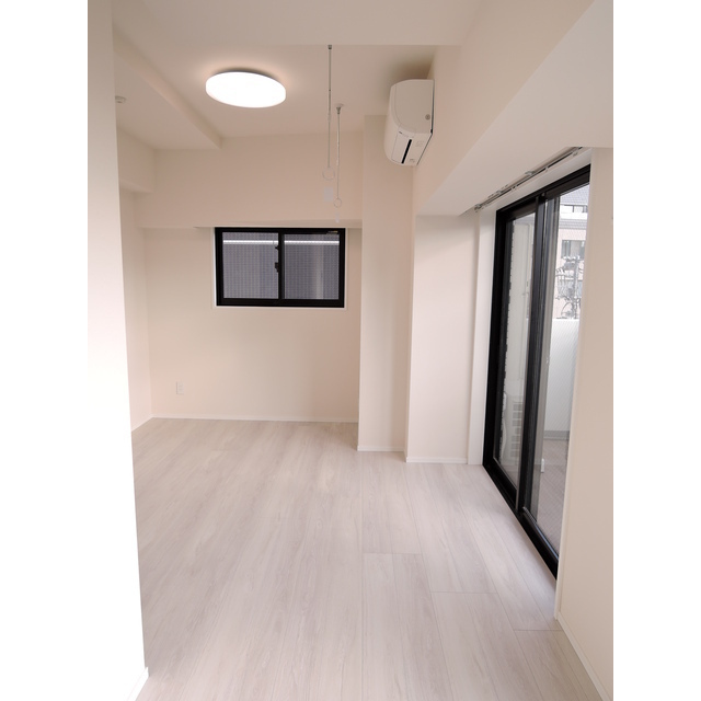 プレール・ドゥーク東新宿Ⅲ 内観