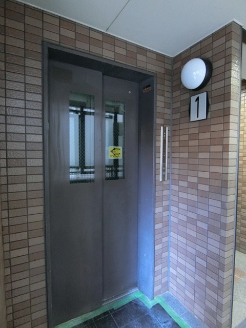 パークサイド立川0102号室 エレベーター