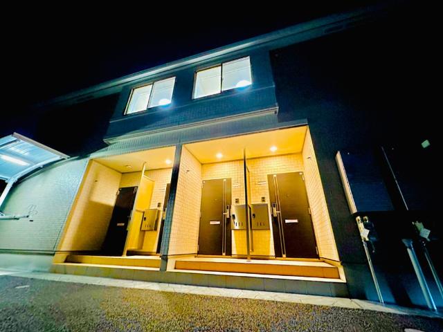 リラッサンテ（Rilassante） 外観写真（夜）