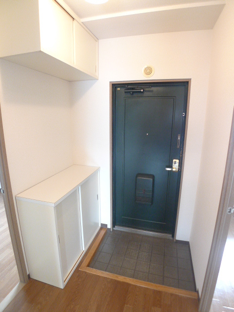 グランシャリオ誠治館 玄関