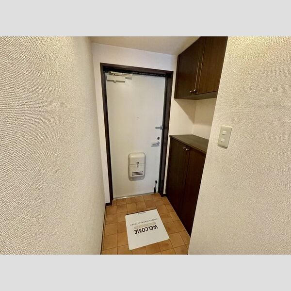 K’Sシャンブル504号室 玄関