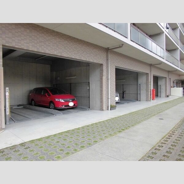 クレ・エスポワール901号室 駐車場