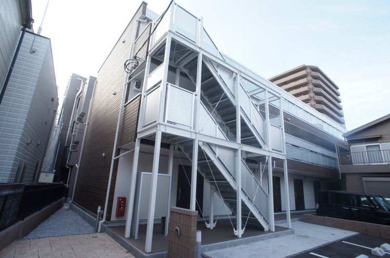 リブリ・上大岡西1階 外観