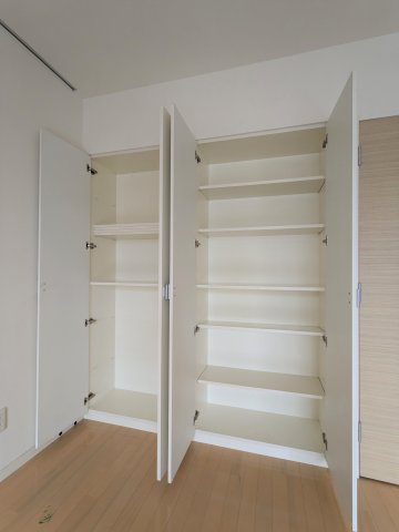 ガーデン板橋氷川町324号室 収納