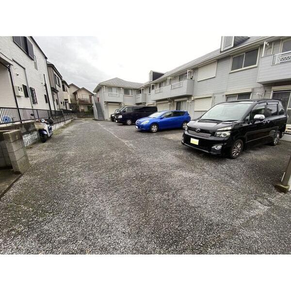 ダイヤコーポ咲が丘 駐車場