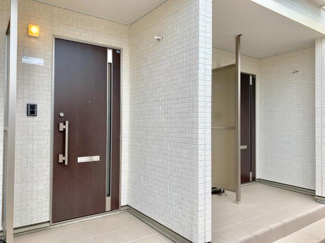 アジュール　ブラン 玄関ドア