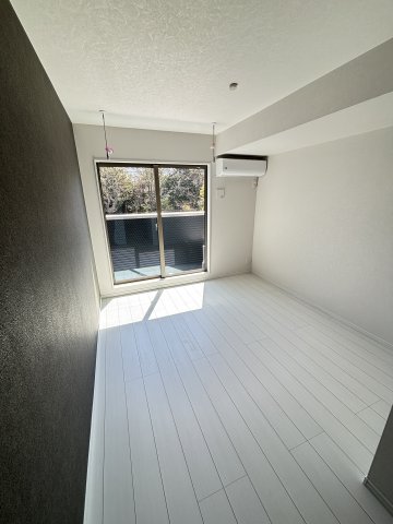 ウィンメゾン薬園台0302号室 南向きの為、明るい洋室です！