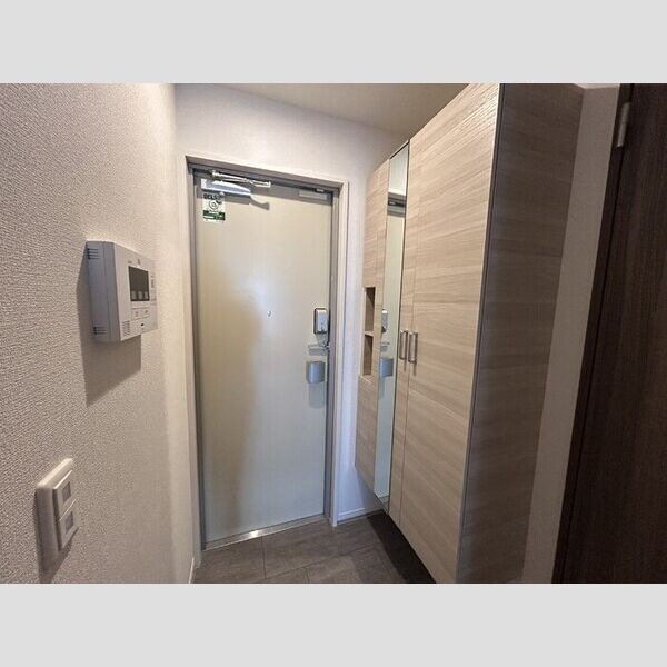 ディーラヴェニュー 玄関