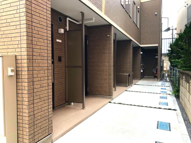 メゾン　リュクス 外観写真（昼）