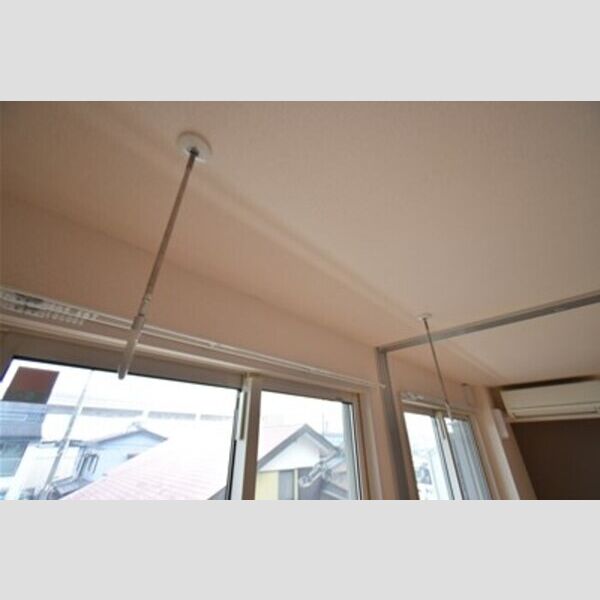 サザンウィング205号室 室内物干し