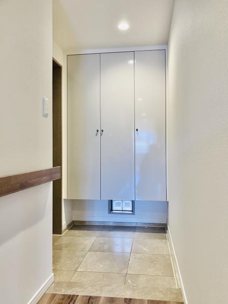 アールヴェール代々木 玄関