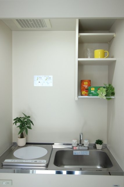 ラクシス田端2階 1口IHコンロ※室内設置の家具・小物はイメージです。※