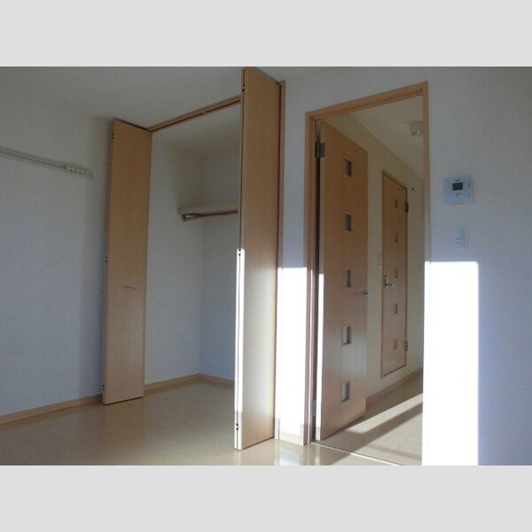 ラ・オート・リズィール ■洋室のクローゼットです■