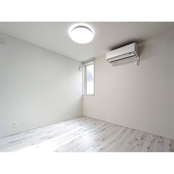 ForestMaisonKOMAGOMENORTH102号室 リビング