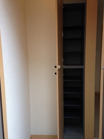 ミノルハウス西八王子1階 玄関