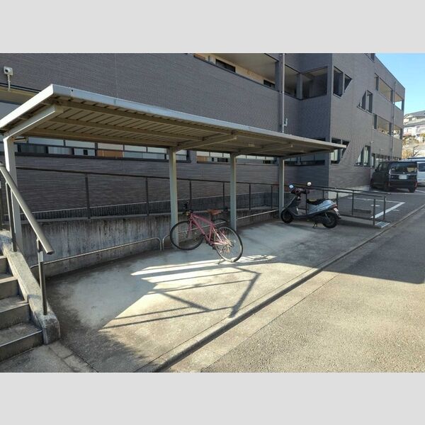 メゾンクレール106号室 駐輪場